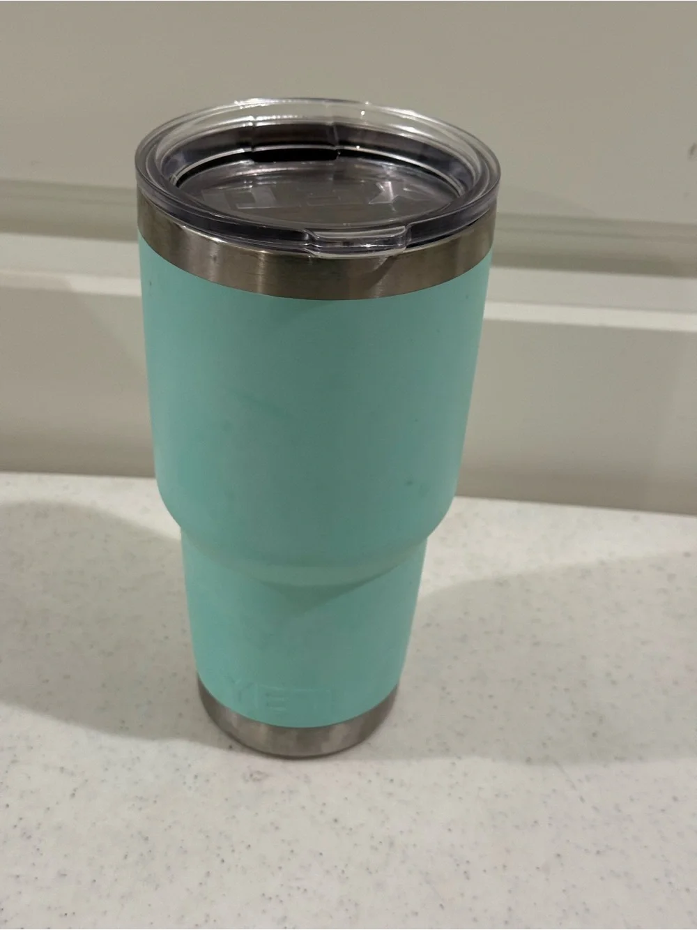 Yeti Aqua Tumber ~ 32oz. ~ Like New